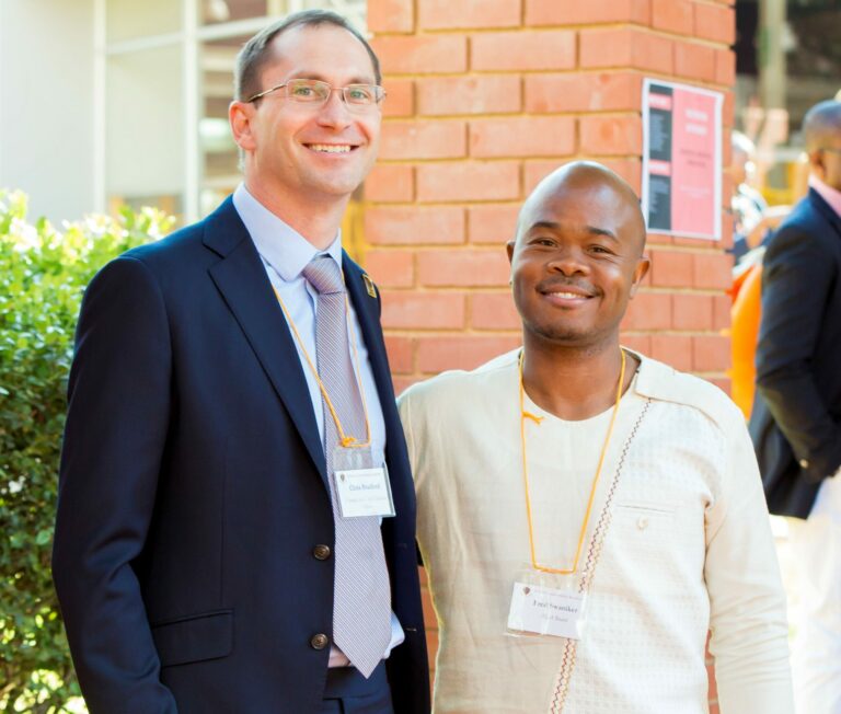 Chris Bradford et Fred Swaniker, cofondateurs de l&rsquo;ALA, nommés « Echoing Green Fellows » en 2006