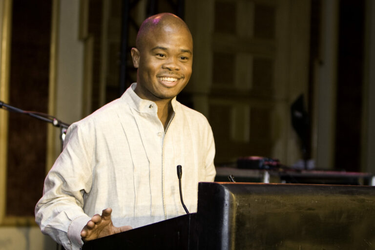Le fondateur de l&rsquo;ALA, Fred Swaniker, s&rsquo;exprime lors de la conférence mondiale TED en Tanzanie