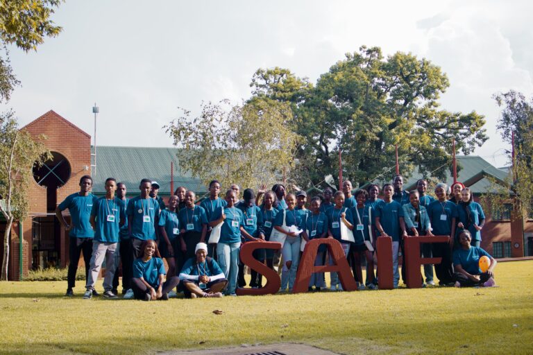 Allumer le changement : SAIF 2025 encourage les jeunes innovateurs en Afrique du Sud
